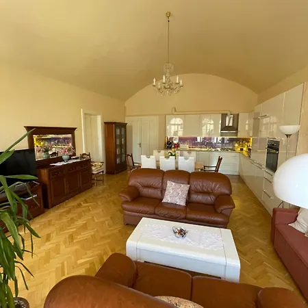 Royal In Historical Downtown * Кошице