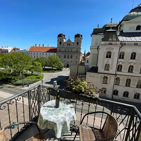 Royal In Historical Downtown Апартаменты *