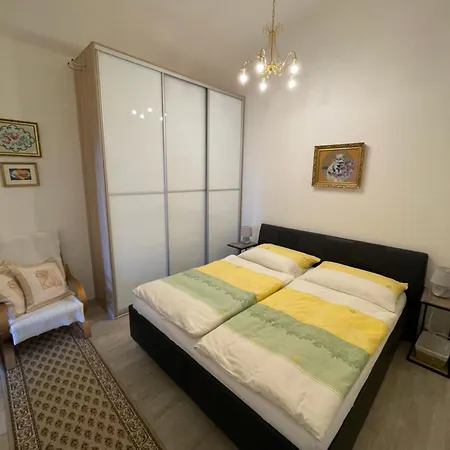 Royal In Historical Downtown *